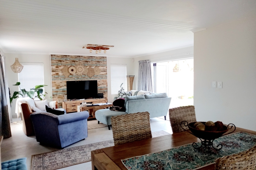 3 Bedroom Property for Sale in Bluewater Bay Western Cape